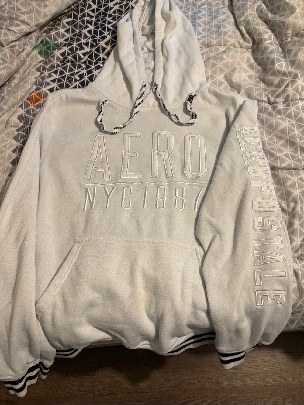 Aeropostale White Crewneck Hoodie with Raised 'AERO NYC 1987' Embroidery